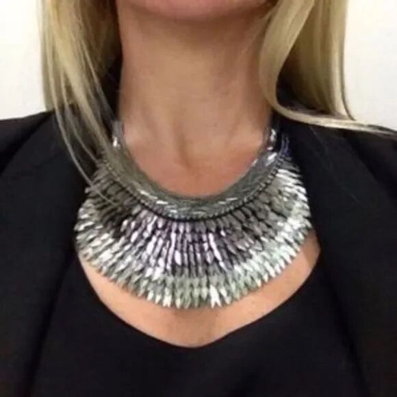 Stella & Dot Pegasus Bib Necklace Silver Limited Edition - Picture 8 of 9